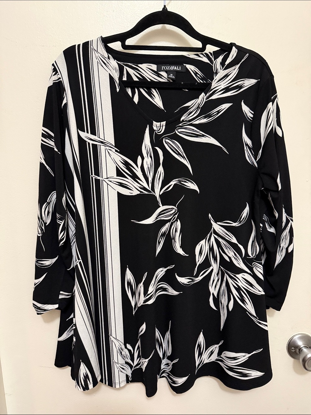 Roz & Ali Black and White Leaf-Stripe V-Neck Tunic